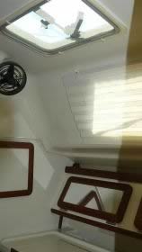Hunter 30 Bathroom 067